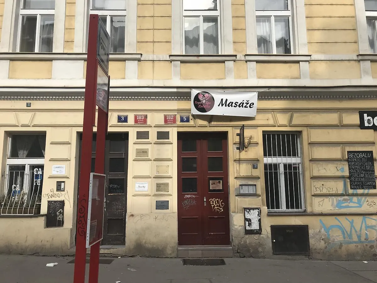 Apartments Hradcanska Prag